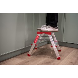 Haushaltsleiter aus Aluminium beidseitig begehbar 2 Stufen 125 kg