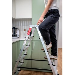 Aluminium-Haushaltsleiter beidseitig begehbar 6 Stufen bis 120 kg