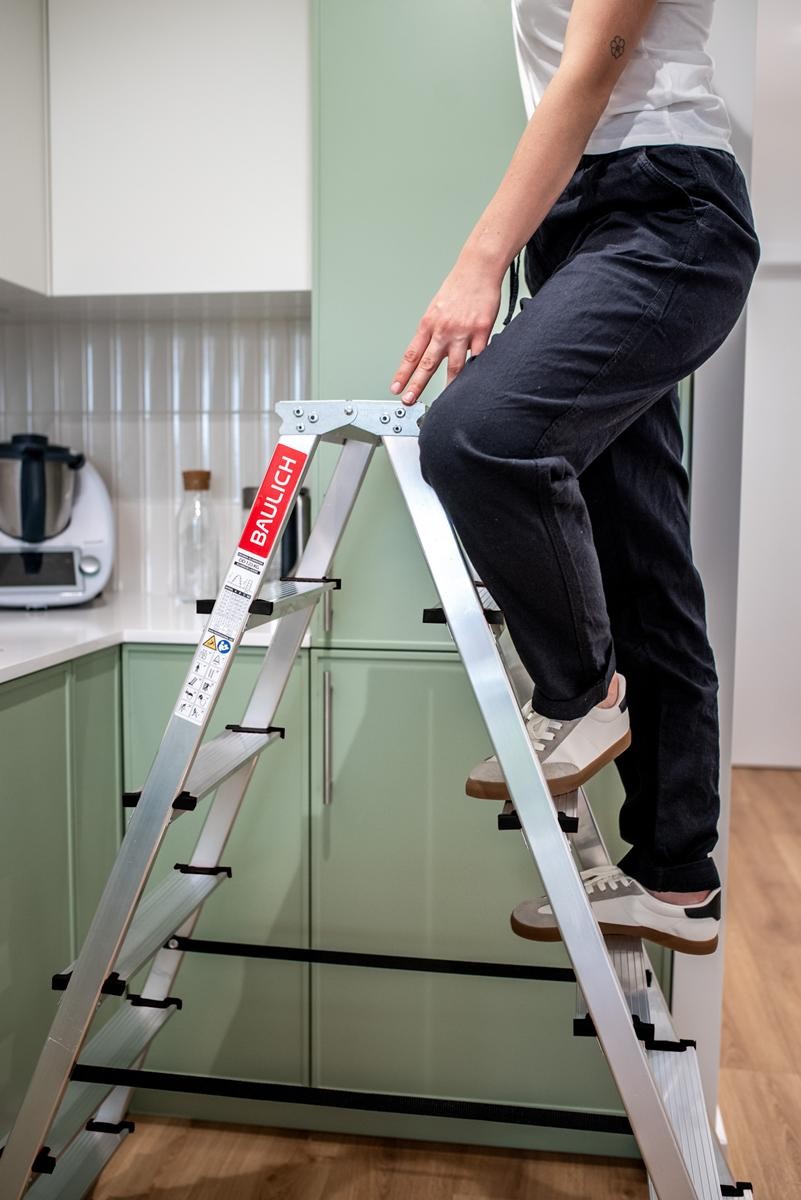 Stabile Aluminium-Haushaltsleiter Baulich 2x6 mit Fußkappen