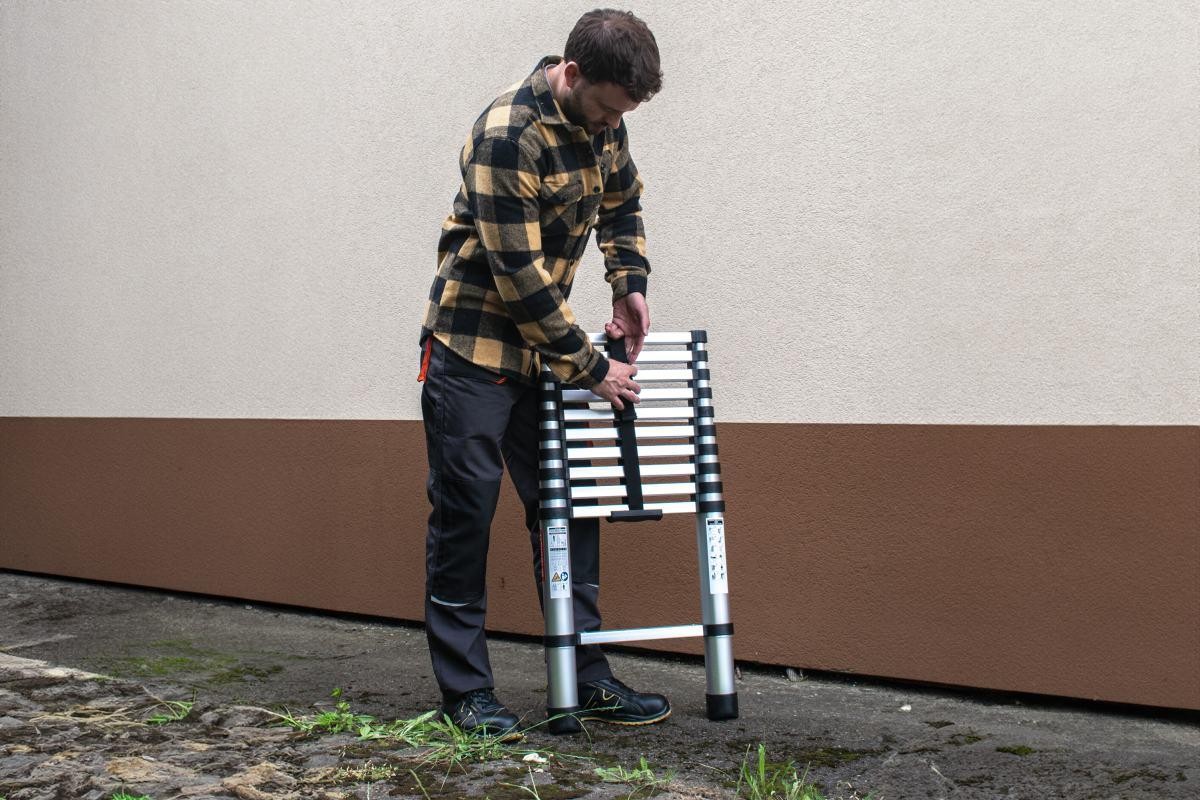 Transport der Aluminium-Teleskopleiter
